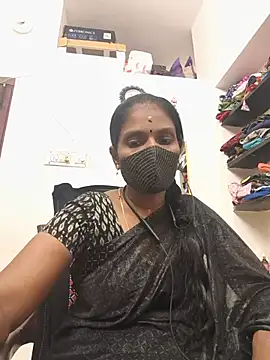 Snapshot of Tamil_Yalini12 chatting on July 28, 5:45 pm Tamil Yalini12 online show from July 28, 5:45 pm