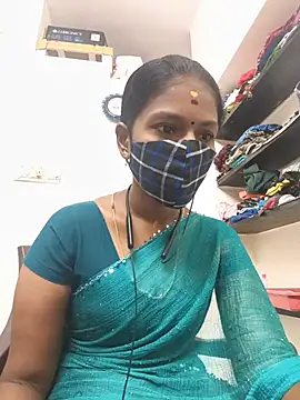 Snapshot of Tamil_Yalini12 chatting on August 1, 12:54 am Tamil Yalini12 online show from August 1, 12:54 am