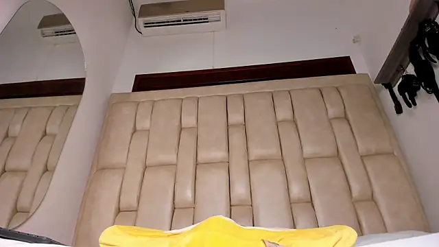 Snapshot of VioletSantorini chatting on September 30, 2:55 pm VioletSantorini online show from September 30, 2:55 pm