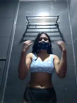 Onlyfordarlings online show from April 8, 9:09 am