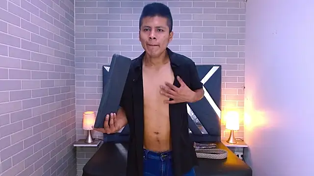 marcus hans  online show from November 14, 7:34 pm