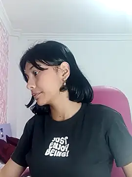 xoxo milk online show from February 20, 6:30 pm