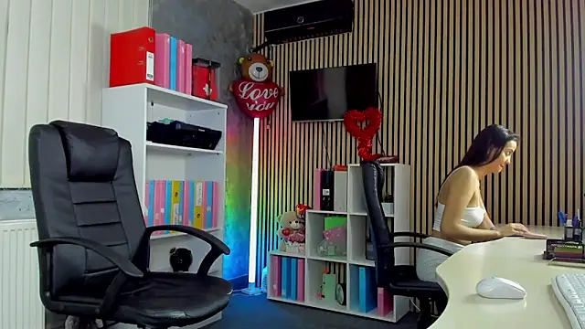 OfficeGirls online show from June 11, 12:32 am