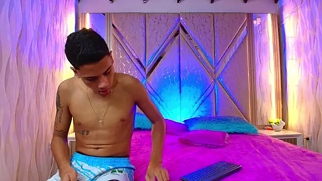 Twink davidxx online show from October 16, 9:16 pm