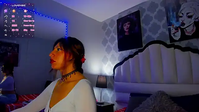 Snapshot of AlisonCold chatting on October 1, 12:33 pm AlisonCold online show from October 1, 12:33 pm