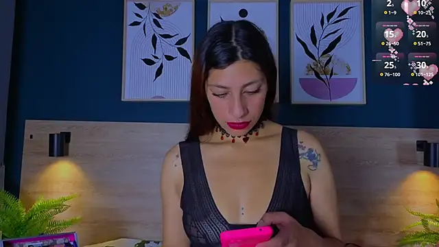 Snapshot of AlisonCold chatting on October 7, 12:24 pm AlisonCold online show from October 7, 12:24 pm