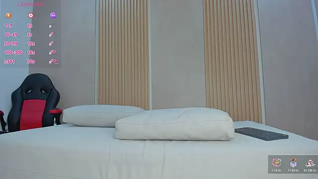 Snapshot of emily_kovac chatting on November 27, 12:07 pm emily kovac online show from November 27, 12:07 pm