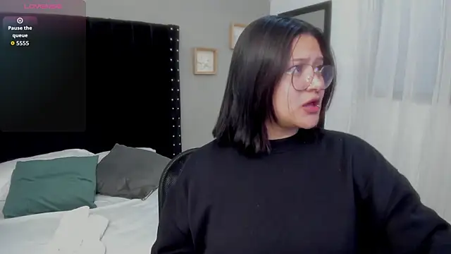 mayukim online show from November 5, 11:10 am