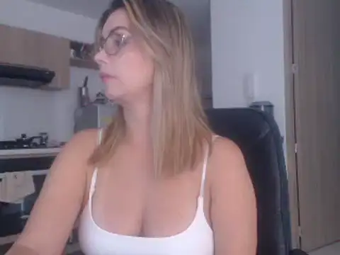 LovePaula online show from February 16, 9:38 pm