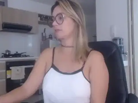 LovePaula online show from February 20, 12:15 pm