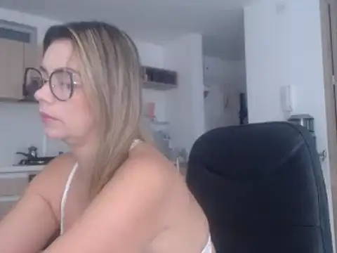 LovePaula online show from February 24, 12:48 pm