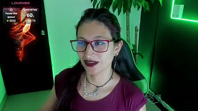 VictoriaSpenser online show from December 18, 2:01 pm