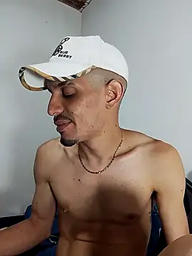 LATINO27CM online show from October 15, 12:44 am