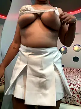 Snapshot of Lolalopez746 chatting on October 25, 6:10 am Lolalopez746 online show from October 25, 6:10 am