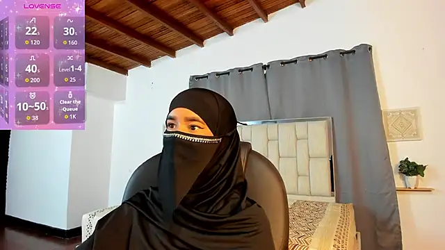 kalila latif online show from November 17, 2:39 am