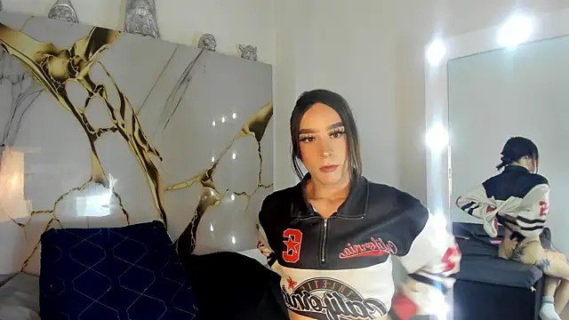 Snapshot of SweettPoison_ chatting on June 2, 2:24 am SweettPoison online show from June 2, 2:24 am