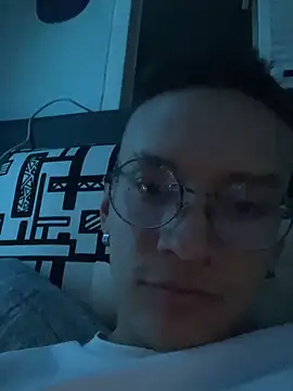 Snapshot of Johan_sb chatting on November 4, 6:01 am Johan sb online show from November 4, 6:01 am