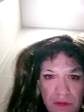 transreyna online show from November 2, 7:00 am