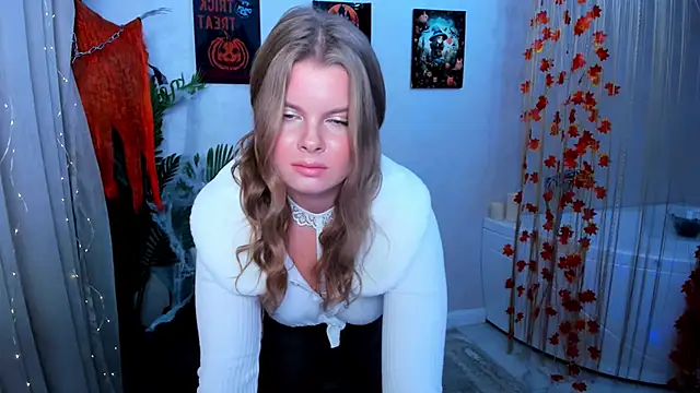 WildeDesiree online show from October 18, 11:33 am