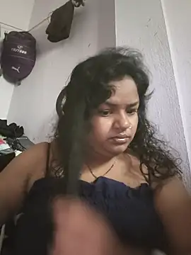 Snapshot of Deborbhavi222 chatting on June 12, 8:35 am Deborbhavi222 online show from June 12, 8:35 am