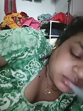 Snapshot of Deborbhavi222 chatting on June 18, 4:46 am Deborbhavi222 online show from June 18, 4:46 am