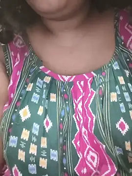 Snapshot of Deborbhavi222 chatting on June 19, 9:13 am Deborbhavi222 online show from June 19, 9:13 am