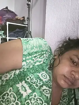 Snapshot of Deborbhavi222 chatting on June 27, 7:57 am Deborbhavi222 online show from June 27, 7:57 am