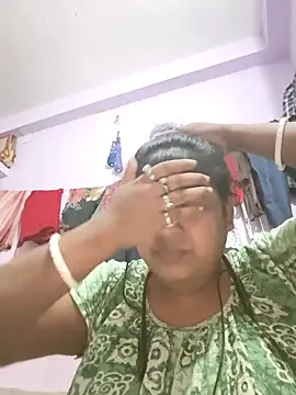 Snapshot of Deborbhavi222 chatting on July 18, 5:50 pm Deborbhavi222 online show from July 18, 5:50 pm