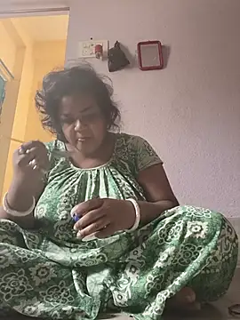 Snapshot of Deborbhavi222 chatting on July 29, 4:10 am Deborbhavi222 online show from July 29, 4:10 am