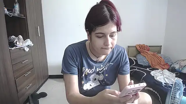 Snapshot of Mirage_Sertori chatting on May 8, 7:08 pm Mirage Sertori online show from May 8, 7:08 pm