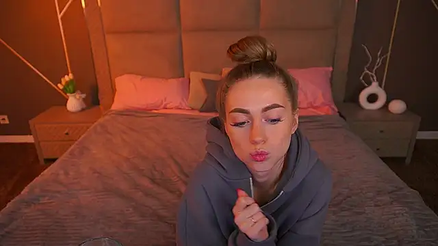 Snapshot of GoGoDream chatting on November 13, 7:07 am GoGoDream online show from November 13, 7:07 am