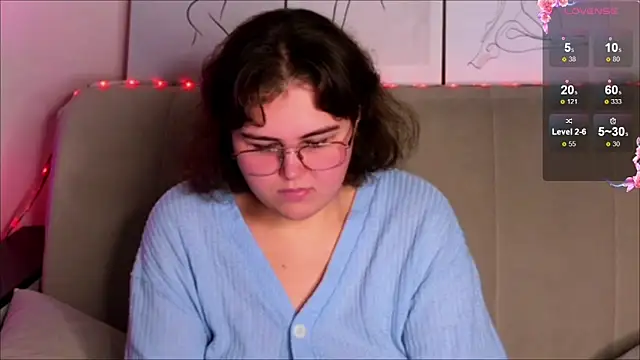  online show from October 3, 9:39 am