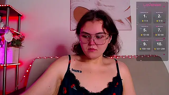 Snapshot of chatting on December 21, 3:46 am online show from December 21, 3:46 am