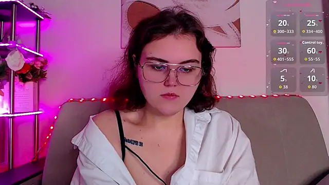 Snapshot of chatting on January 15, 3:55 am online show from January 15, 3:55 am