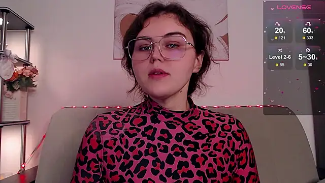 Snapshot of chatting on February 20, 6:26 am online show from February 20, 6:26 am