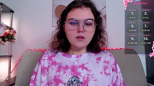 Snapshot of chatting on February 22, 3:40 am online show from February 22, 3:40 am