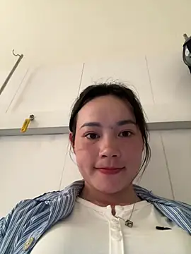 Snapshot of dorothyxx chatting on July 22, 1:41 am dorothyxx online show from July 22, 1:41 am