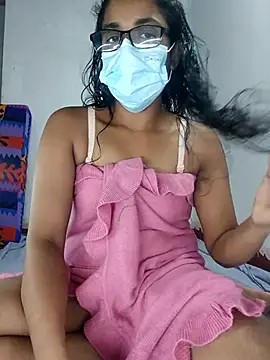 Snapshot of sexybolegirl chatting on October 23, 6:06 pm sexybolegirl online show from October 23, 6:06 pm