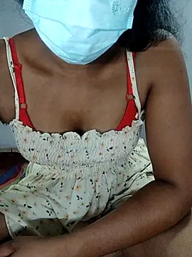 Snapshot of sexybolegirl chatting on December 1, 5:18 pm sexybolegirl online show from December 1, 5:18 pm