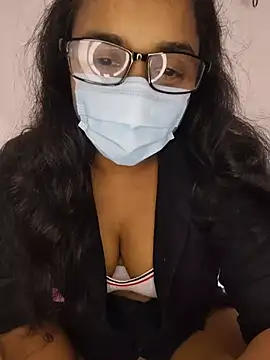Snapshot of sexybolegirl chatting on June 23, 5:55 pm sexybolegirl online show from June 23, 5:55 pm