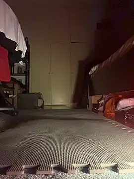 SecondHornyLife online show from April 20, 10:33 pm