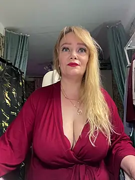 Snapshot of Sweet-blonde chatting on June 22, 11:24 pm Sweet-blonde online show from June 22, 11:24 pm