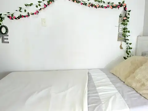 michell anyeli online show from September 25, 11:30 pm