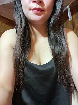 Snapshot of violet-00 chatting on May 15, 10:50 pm violet-00 online show from May 15, 10:50 pm
