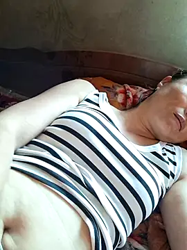 xuxulovezz online show from July 20, 3:21 am