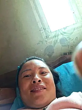 xuxulovezz online show from August 2, 4:33 am