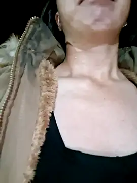 helenzz online show from November 8, 9:35 pm