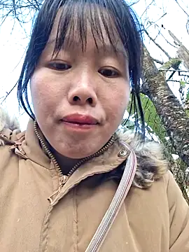 helenzz online show from December 19, 1:01 am