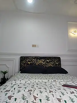 Zola Nooryi online show from December 5, 3:20 pm