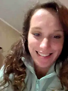 Snapshot of brunettebabexo3 chatting on October 23, 5:40 am brunettebabexo3 online show from October 23, 5:40 am